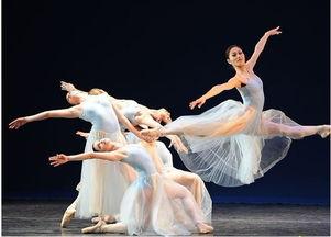 成人芭蕾学生汇演视频