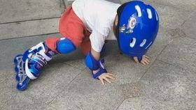 成人滑冰摔跤视频大全,成人滑冰摔跤瞬间集锦回顾