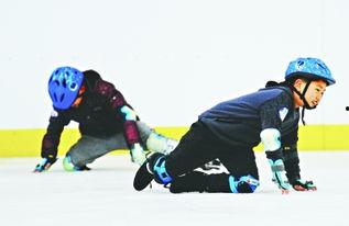 成人滑冰摔跤视频大全,成人滑冰摔跤瞬间集锦回顾