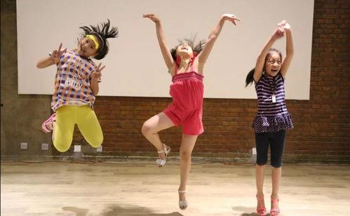 成人唯美伞舞教学视频,成人舞者优雅入门指南