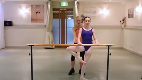 成人芭蕾抬腿视频教程,跟随视频教程轻松掌握