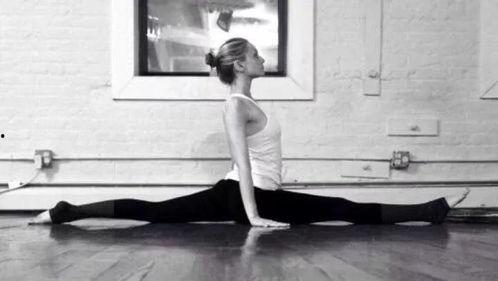 成人练舞蹈踩胯视频,跟随视频轻松掌握专业舞步