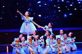 雷州舞蹈女孩成人舞蹈视频,成人舞韵中的青春风采